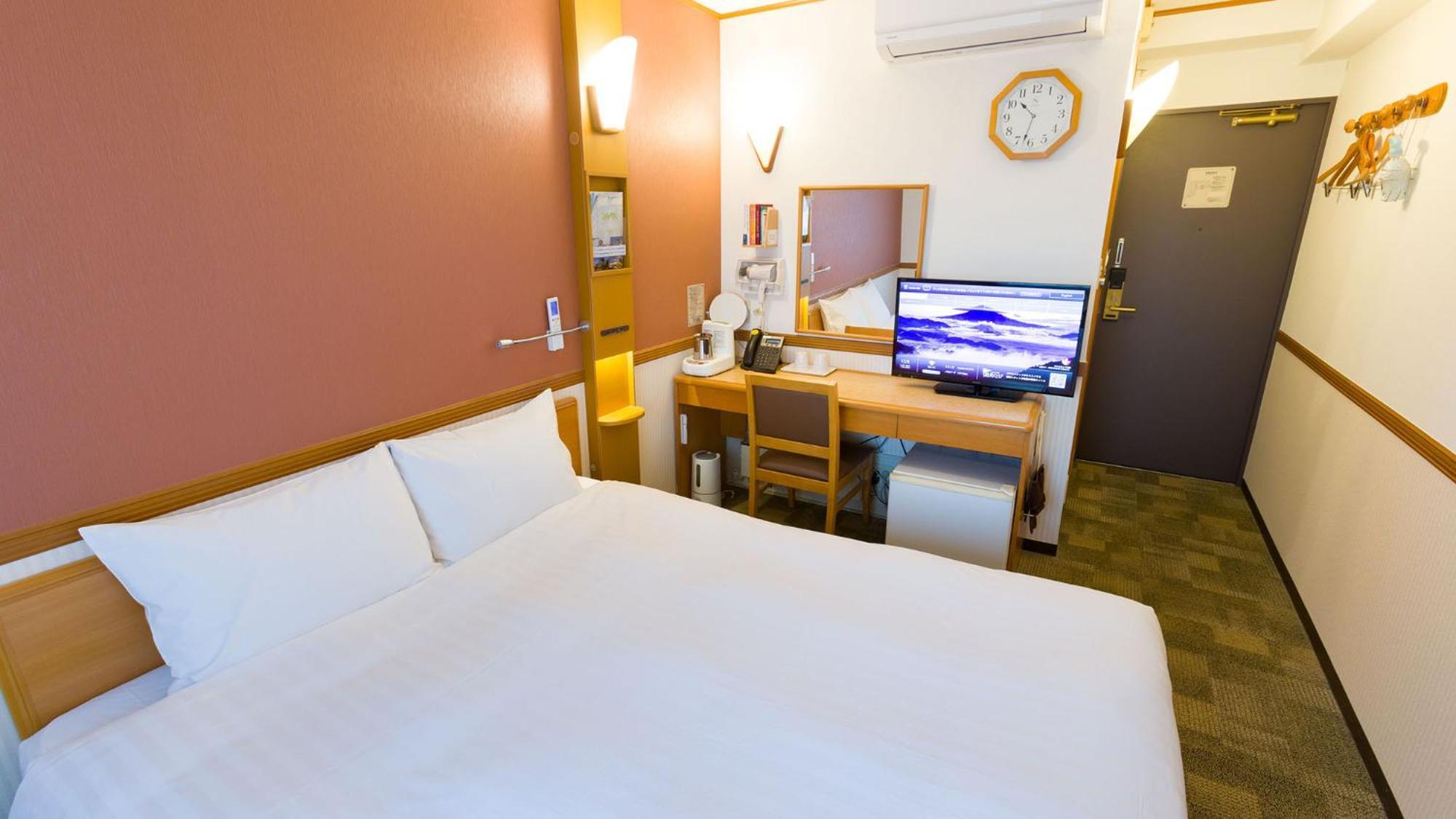Toyoko Inn Kanazawa Kenrokuen Korimbo Номер фото